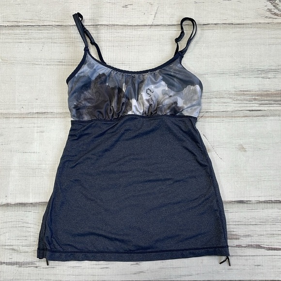 Lululemon Tank Top Women's 6 Grey Built-in Bra Sleeveless Athletic Top - Picture 11 of 15